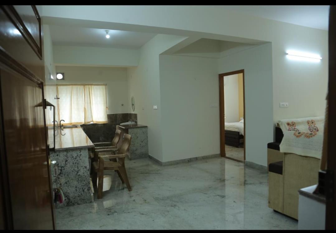تيروباتي S V Home Stay المظهر الخارجي الصورة