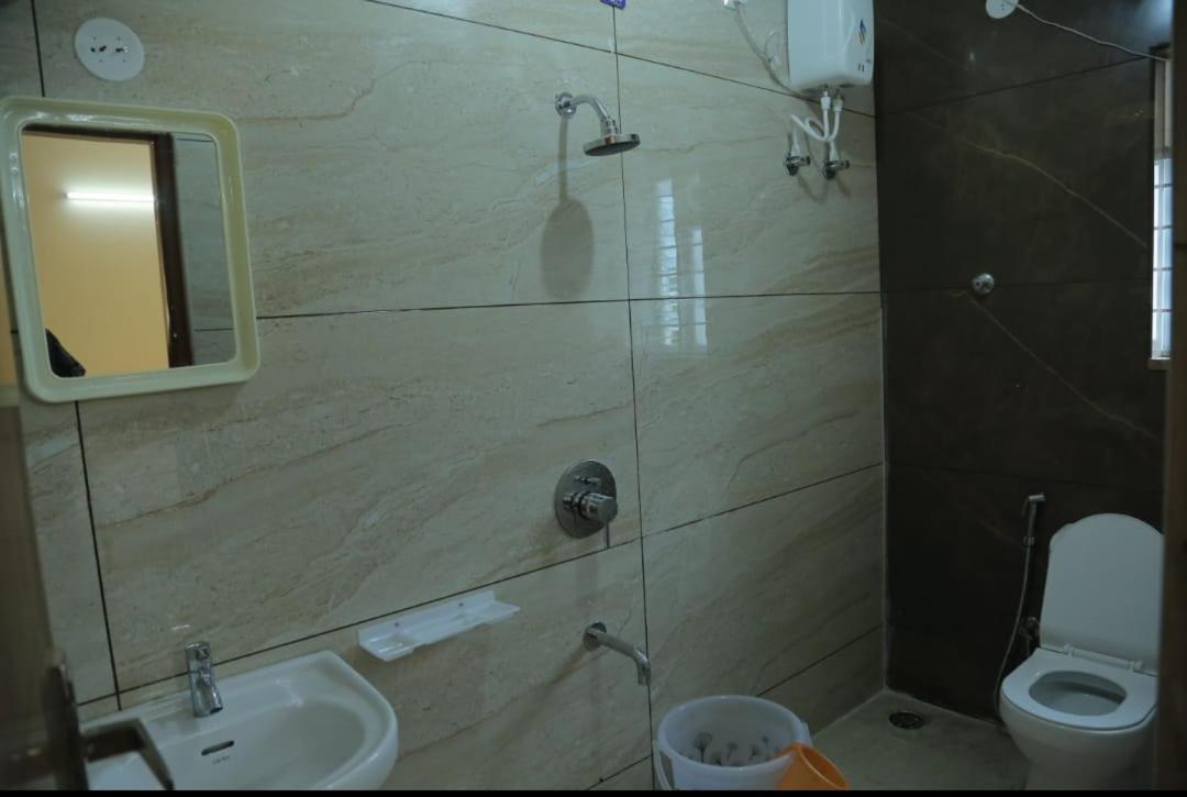 تيروباتي S V Home Stay المظهر الخارجي الصورة